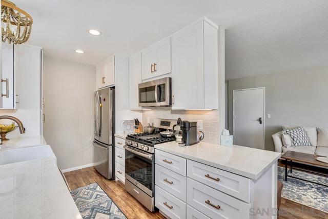 3820 Groton St, San Diego CA: https://media.crmls.org/mediaz/88fdf9bf-485c-4b65-9881-00d3088d8056.jpg