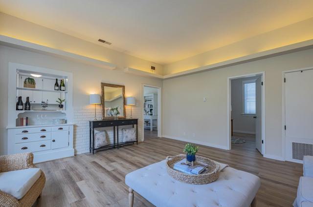570572 Belden Street, Monterey CA: https://media.crmls.org/mediaz/88fe7f35-7a09-4f4f-912c-93db5081812c.jpg
