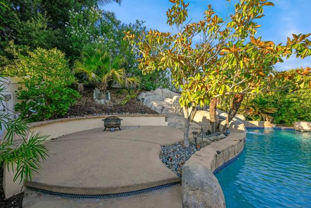 3140 Willow Creek Pl, Escondido CA: https://media.crmls.org/mediaz/88ff9cbd-d983-4402-8575-c82548274eb3.jpg