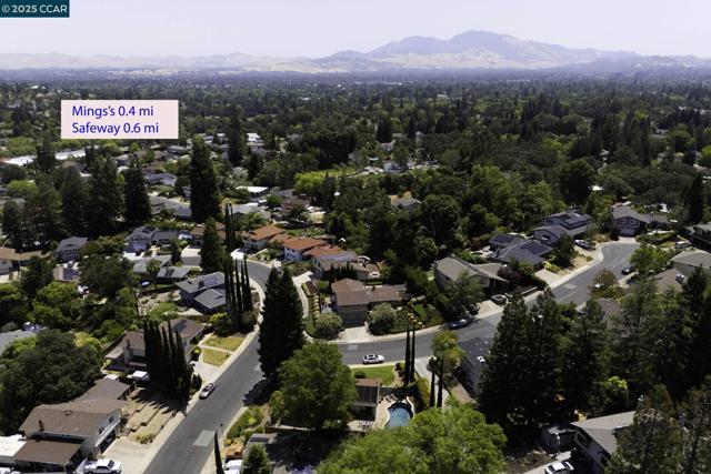 2 Kulani Ln, Pleasant Hill CA: https://media.crmls.org/mediaz/89009679-fa66-4907-9990-3ee750309dc8.jpg