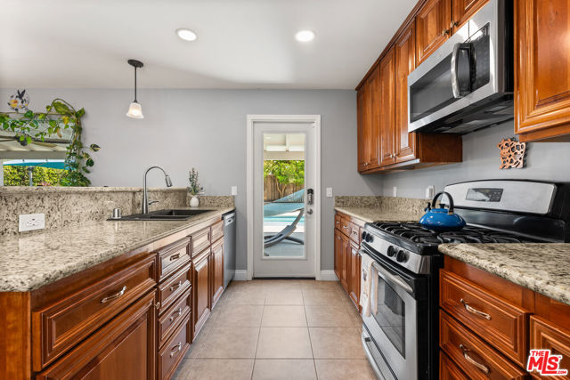 22928 Vose Street, West Hills CA: https://media.crmls.org/mediaz/89015d7d-d817-46ae-81f4-9b003a220631.jpg