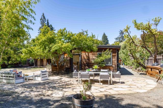 876 Southampton Drive, Palo Alto CA: https://media.crmls.org/mediaz/8901822a-0023-4689-a8b0-d5e537005fdf.jpg
