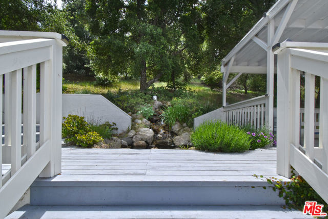 3539 Alana Drive, Sherman Oaks CA: https://media.crmls.org/mediaz/89032b8f-e23d-4680-aea9-1b740960e719.jpg