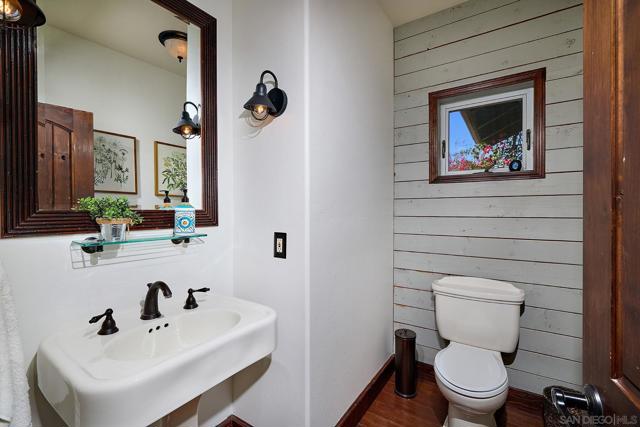 38408 Mesa Rd, Temecula CA: https://media.crmls.org/mediaz/890350c6-cfc3-47bb-a4f3-fe3f661fc7a2.jpg