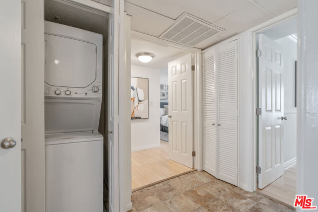 4350 Via Dolce, Marina del Rey CA: https://media.crmls.org/mediaz/89046231-2e68-417f-942a-c0dc3c6dbfaa.jpg