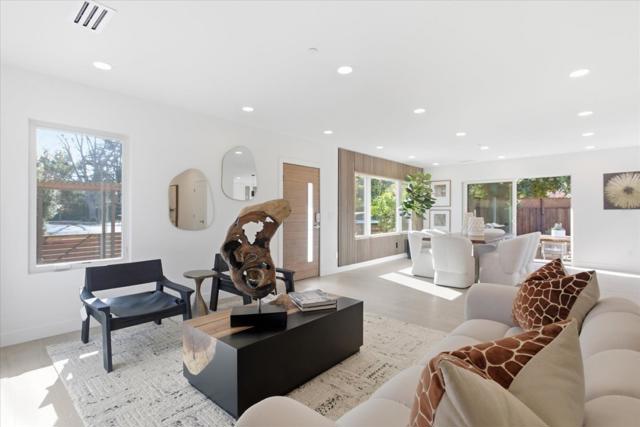 655 Washington Street, Los Altos CA: https://media.crmls.org/mediaz/89049085-8937-4563-a8e2-630952445e02.jpg