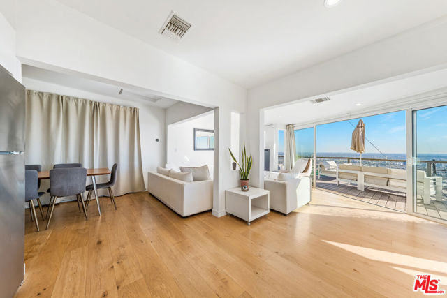 8494 Cole Crest Drive, Los Angeles CA: https://media.crmls.org/mediaz/8904c3b6-f2f4-4cb5-927b-41732928179b.jpg