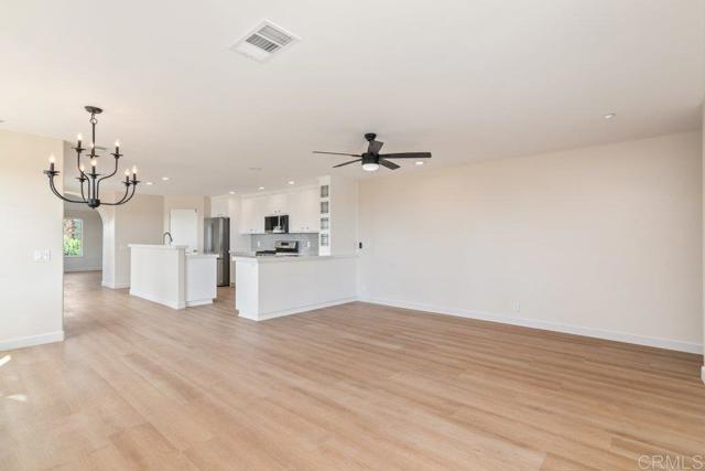 1810 Via Ladera, Fallbrook CA: https://media.crmls.org/mediaz/8904cba0-4a44-4ee6-93bf-601cb4aa017e.jpg