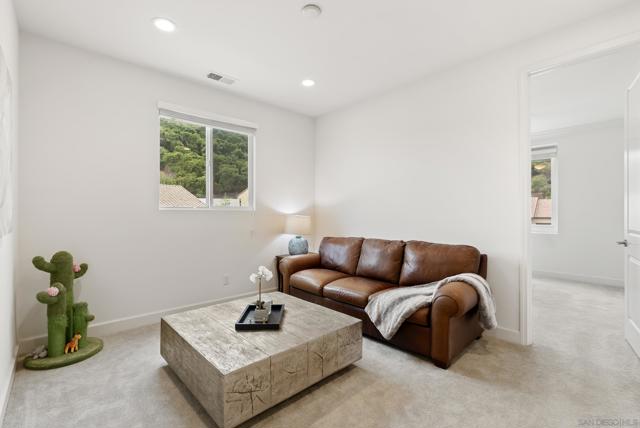 1409 Apex Place, Escondido CA: https://media.crmls.org/mediaz/8904d4ae-4e45-4ca8-928f-00c811da2d0c.jpg
