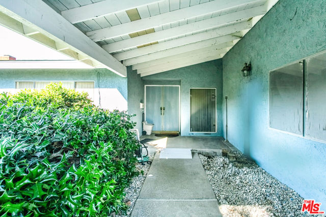 7113 Wortser Avenue photo 3