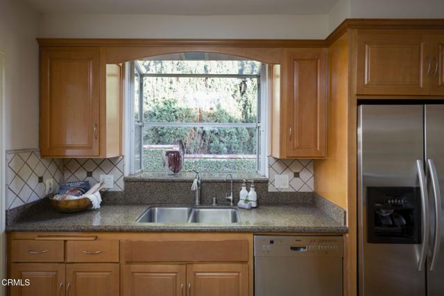 Detail Gallery Image 12 of 36 For 1896 E Mountain St, Pasadena,  CA 91104 - 4 Beds | 2/1 Baths