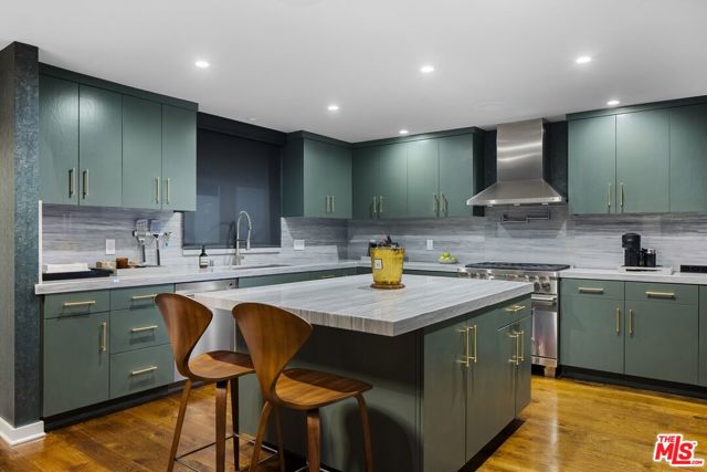9318 Warbler Way, Los Angeles CA: https://media.crmls.org/mediaz/89055234-081d-4622-8360-511308b11a30.jpg