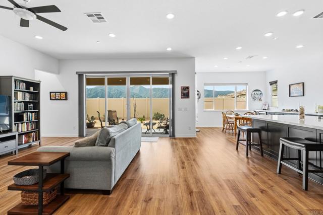 Detail Gallery Image 9 of 47 For 24067 Brison Dr, Corona,  CA 92883 - 2 Beds | 2 Baths