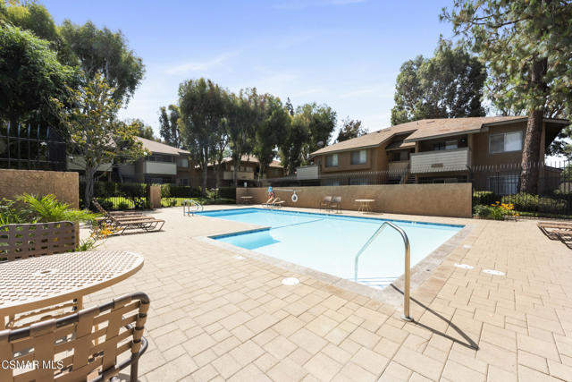 4569 Alamo Street, Simi Valley CA: https://media.crmls.org/mediaz/8905f811-498b-4049-a76b-5e308b87d2c7.jpg