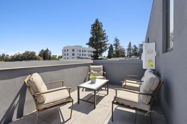 1433 Floribunda Avenue, Burlingame CA: https://media.crmls.org/mediaz/8905fd4d-cff6-4a87-8cdc-205f565699ce.jpg