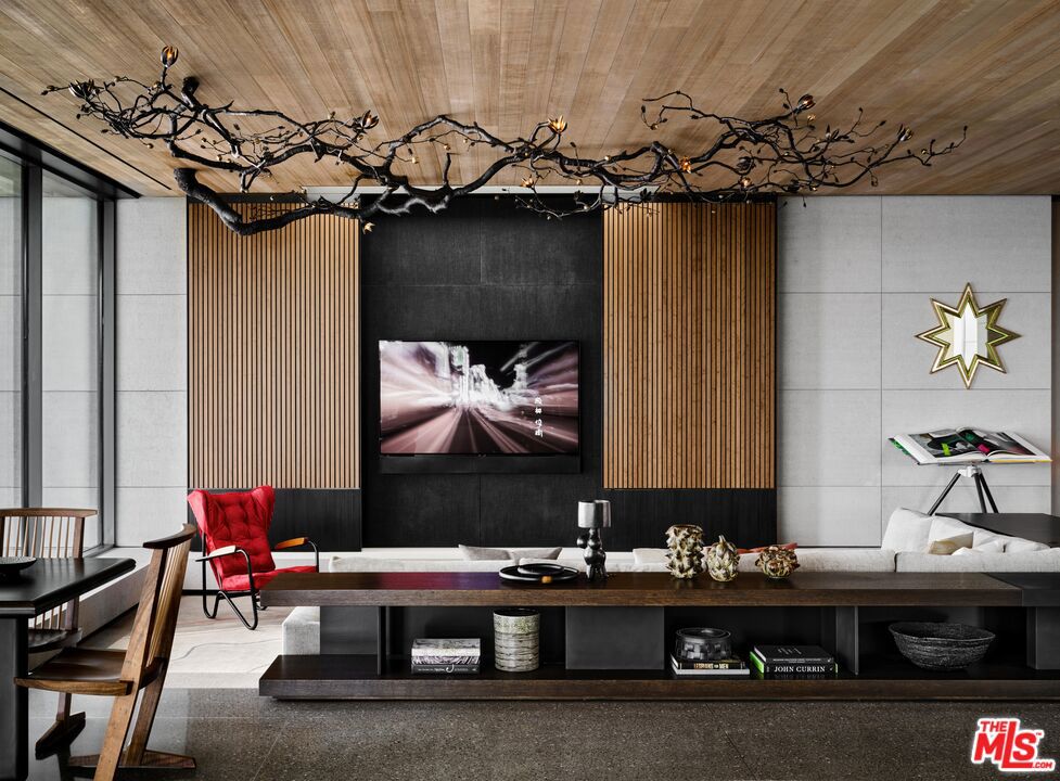 https://media.crmls.org/mediaz/89062cc1-d462-499c-b571-ca3755702632.jpg?preset=X-Large