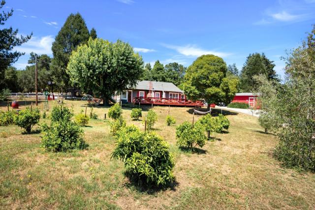 2165 Cox Road, Aptos CA: https://media.crmls.org/mediaz/89063264-7153-45d5-b8fa-688138c788b7.jpg