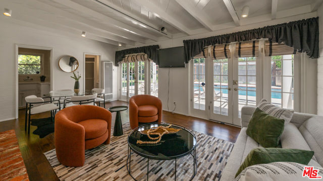 5404 Topeka Drive, Tarzana CA: https://media.crmls.org/mediaz/89066d91-4817-418b-b63c-9b49c3da7a42.jpg