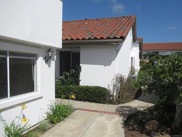 Detail Gallery Image 4 of 40 For 4052 Aeolia Way, Oceanside,  CA 92056 - 2 Beds | 2 Baths