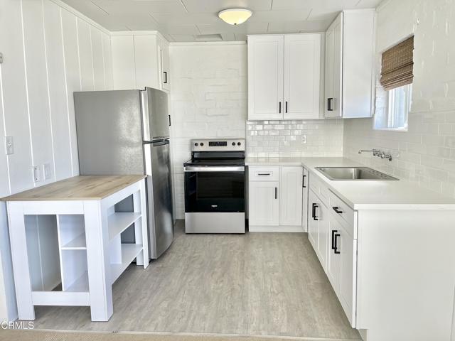 3289 Ocean Drive, Oxnard CA: https://media.crmls.org/mediaz/89073e24-b1ed-44fd-900f-ed3862e79045.jpg