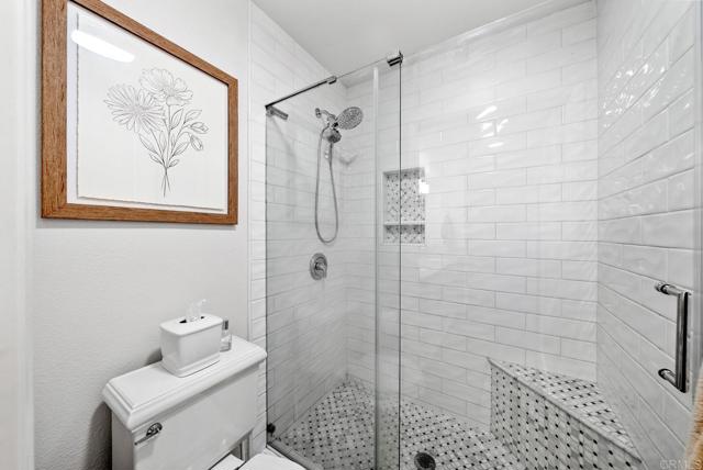 2253 Caminito Pescado, Ocean Beach (San Diego) CA: https://media.crmls.org/mediaz/89082ebe-6469-4c5f-9bf1-9140954752a5.jpg