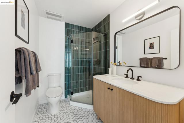 424 Staten Ave, Oakland CA: https://media.crmls.org/mediaz/8908695c-1449-4e5e-bc60-0298574f3764.jpg