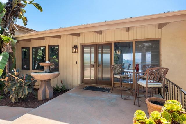 Detail Gallery Image 3 of 72 For 4814 Rushville Ln, La Mesa,  CA 91941 - 5 Beds | 2/1 Baths