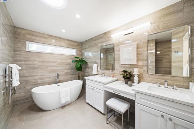 711 Glen Eagle Ct, Danville CA: https://media.crmls.org/mediaz/89097f05-c92f-4655-8bce-425f891f3ba5.jpg