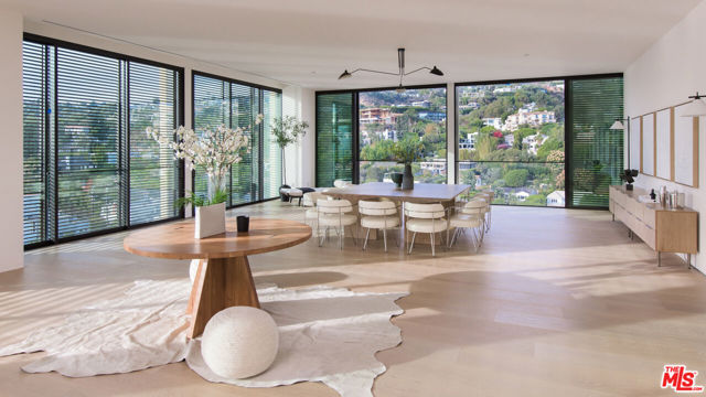 9040 W Sunset Blvd, West Hollywood CA: https://media.crmls.org/mediaz/890a907f-6b38-464b-85ca-8465bd25b487.jpg