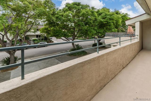 2544 Navarra Dr, Carlsbad CA: https://media.crmls.org/mediaz/890b4864-5c6c-435d-9c26-575989614902.jpg