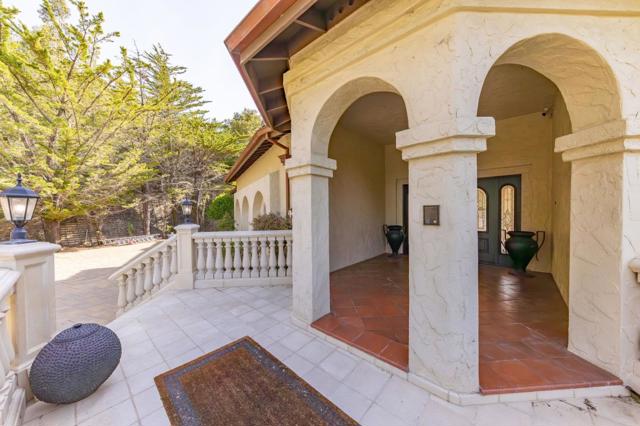 1035 Macadamia Drive, Hillsborough CA: https://media.crmls.org/mediaz/890b652f-d367-4c48-b112-bd7296e71202.jpg