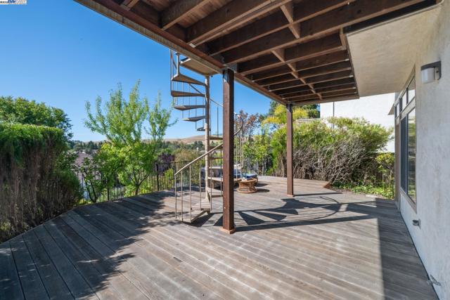 447 Donner Way, San Ramon CA: https://media.crmls.org/mediaz/890beba2-bd46-429e-a303-9f898978947d.jpg
