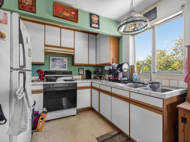 2545 Mar Vista Drive, Aptos CA: https://media.crmls.org/mediaz/890cdafc-5e61-4f05-9f34-540b1d955c1b.jpg