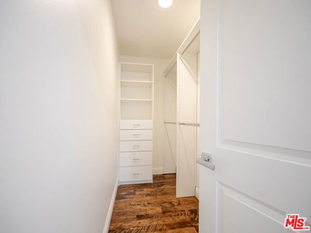 5417 Allott Avenue, Sherman Oaks CA: https://media.crmls.org/mediaz/890cf33a-c0da-4008-8dbd-1f3f61ae8cad.jpg