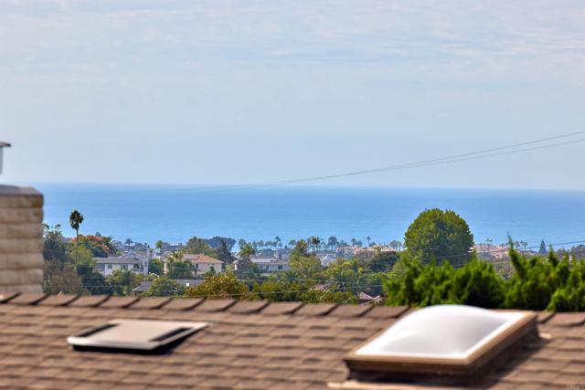 3190 Falcon Drive, Carlsbad CA: https://media.crmls.org/mediaz/890d5833-c0d9-401e-aab9-7bf537fae9e1.jpg