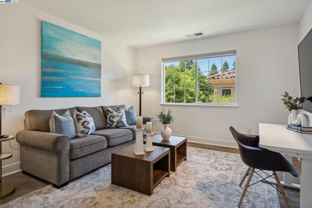 418 Golf Ct, Walnut Creek CA: https://media.crmls.org/mediaz/890d61ea-c995-41d4-bc43-2c203add43f2.jpg