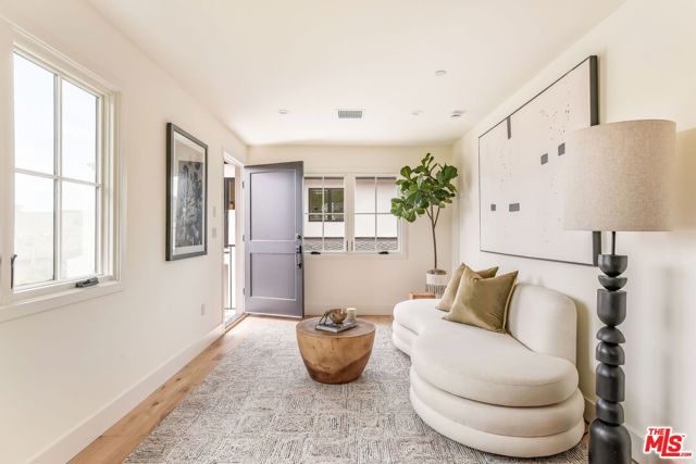 2455 23rd Street, Santa Monica CA: https://media.crmls.org/mediaz/890e5052-7242-4d10-925b-2d5f38a5c897.jpg