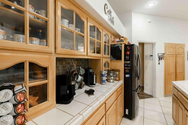 4205 Palisades Circle, Bakersfield CA: https://media.crmls.org/mediaz/890f467e-7825-4155-b0e7-cc0bf3116f7e.jpg