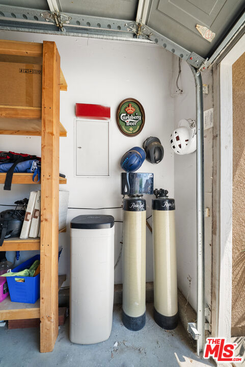 11501 Trailrun Court, Riverside CA: https://media.crmls.org/mediaz/890f5eb2-6086-48bc-ba40-7e1dc5f4f3e2.jpg