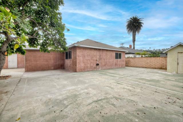 Detail Gallery Image 24 of 27 For 111 Fireside St, Oceanside,  CA 92058 - 4 Beds | 2 Baths