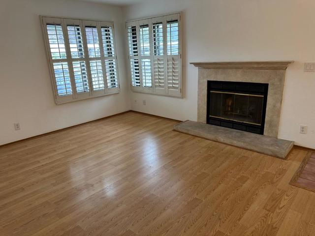 808 Red Leaf Court, San Francisco CA: https://media.crmls.org/mediaz/89116f79-af9b-430a-975b-1b23a2b71ac1.jpg