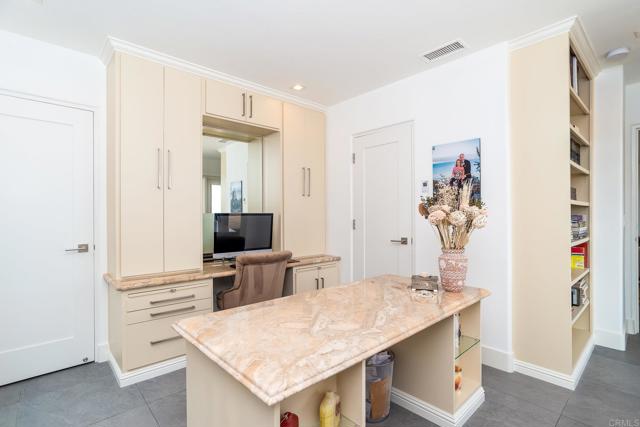 Detail Gallery Image 29 of 41 For 621 San Elijo St, San Diego,  CA 92106 - 4 Beds | 5/2 Baths