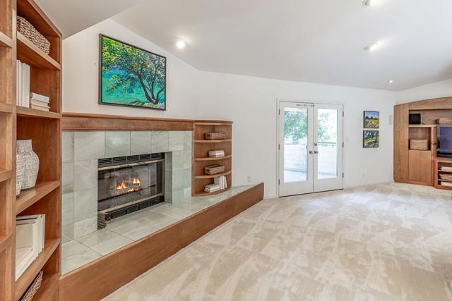 3 Oak Forest Court, Portola Valley CA: https://media.crmls.org/mediaz/89126008-2d0c-4272-b279-ea91b459838c.jpg
