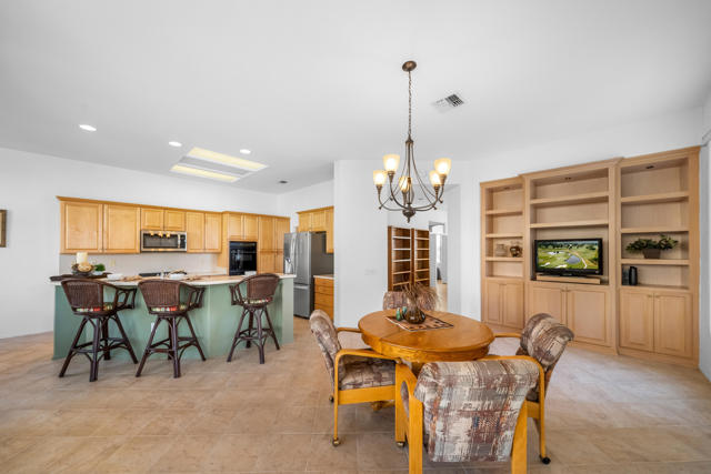 37718 Medjool Avenue, Palm Desert CA: https://media.crmls.org/mediaz/8912d458-405f-4ebe-b8b1-0e57148aea43.jpg