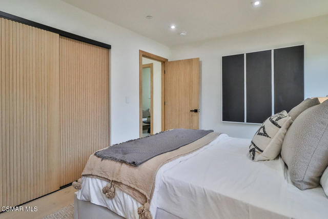 514 W Washington Boulevard, Pasadena CA: https://media.crmls.org/mediaz/8912e4a1-7eb8-4185-b165-38f19b86bdb3.jpg
