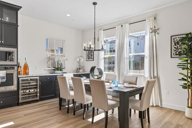 585 Santa Lucia Way, Marina CA: https://media.crmls.org/mediaz/89134932-f095-4242-a068-25d1745f1aa7.jpg