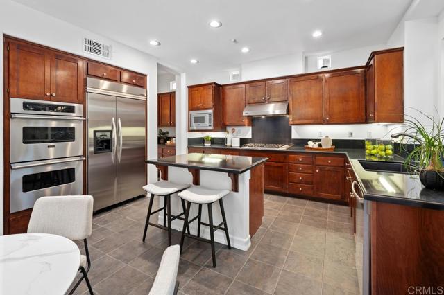 Detail Gallery Image 13 of 50 For 523 Samuel Ct, Encinitas,  CA 92024 - 4 Beds | 4/1 Baths