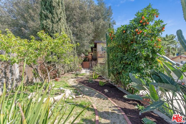 2160 Lake Shore Avenue, Los Angeles CA: https://media.crmls.org/mediaz/89137f19-b31d-4f90-a032-bc135708337e.jpg