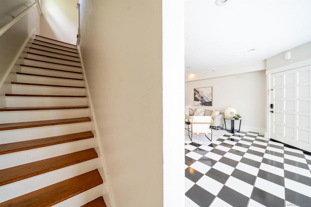 2846 30 St - photo 10