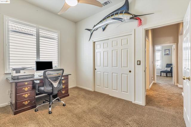4174 Beacon Pl, Discovery Bay CA: https://media.crmls.org/mediaz/8913c94d-8974-4d77-999b-01d0a0a881ea.jpg